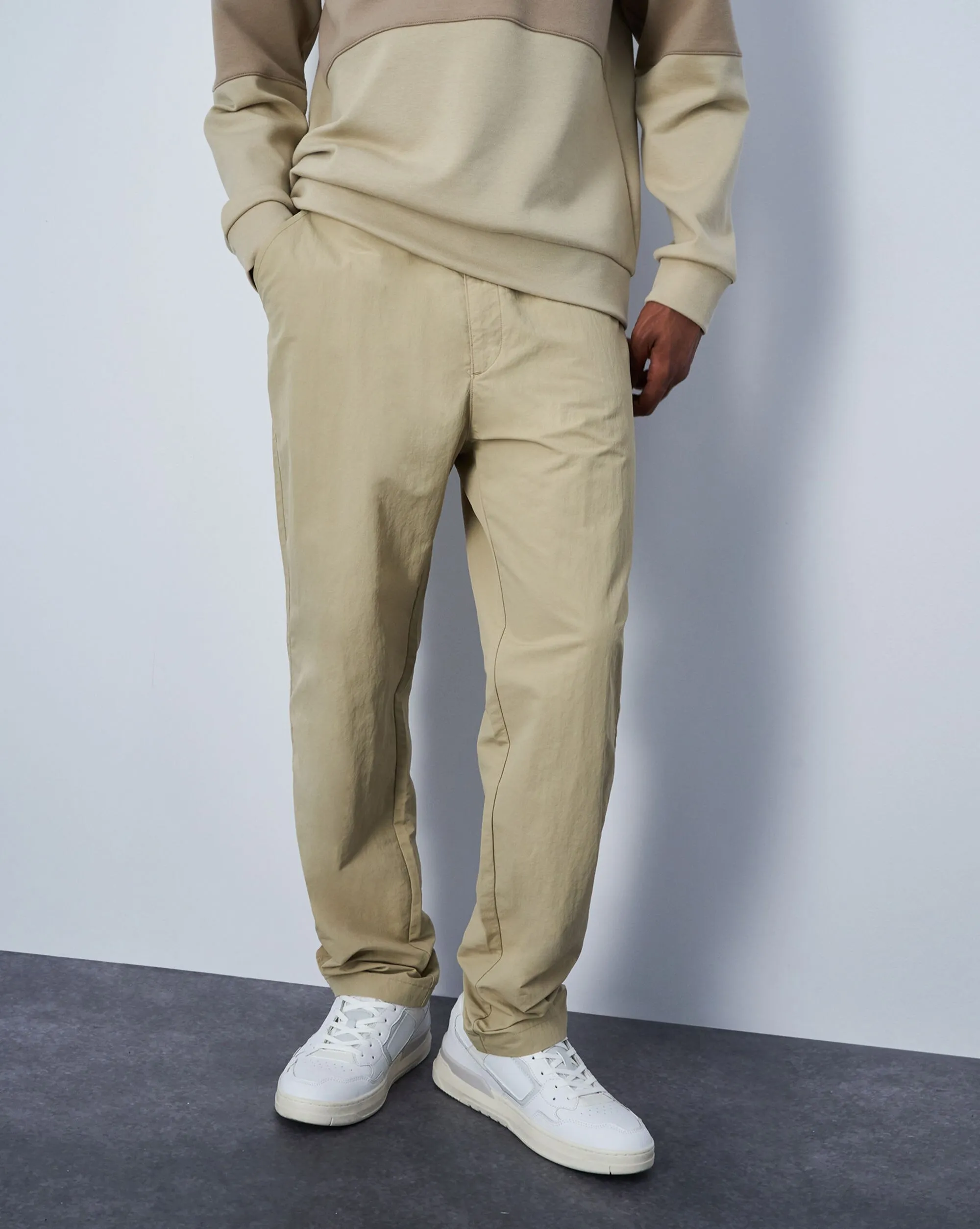 Champion Pantaloni in Nylon Beige Uomo