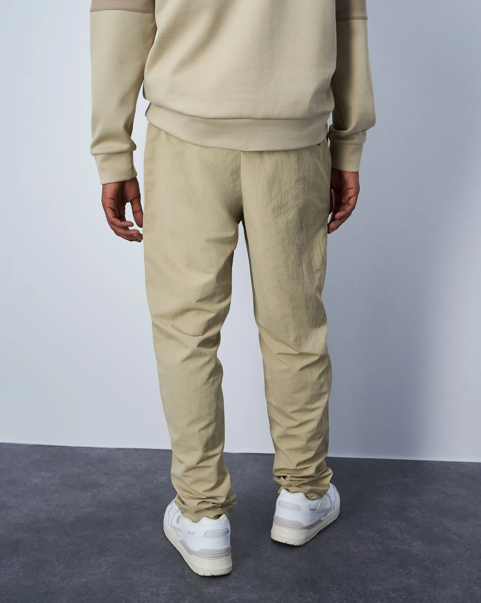 Champion Pantaloni in Nylon Beige Uomo