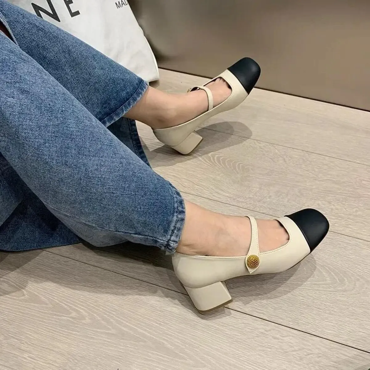 Scarpe casual con tacco spesso da donna di alta qualità per le donne Scarpe da donna con bocca superficiale di nuova moda