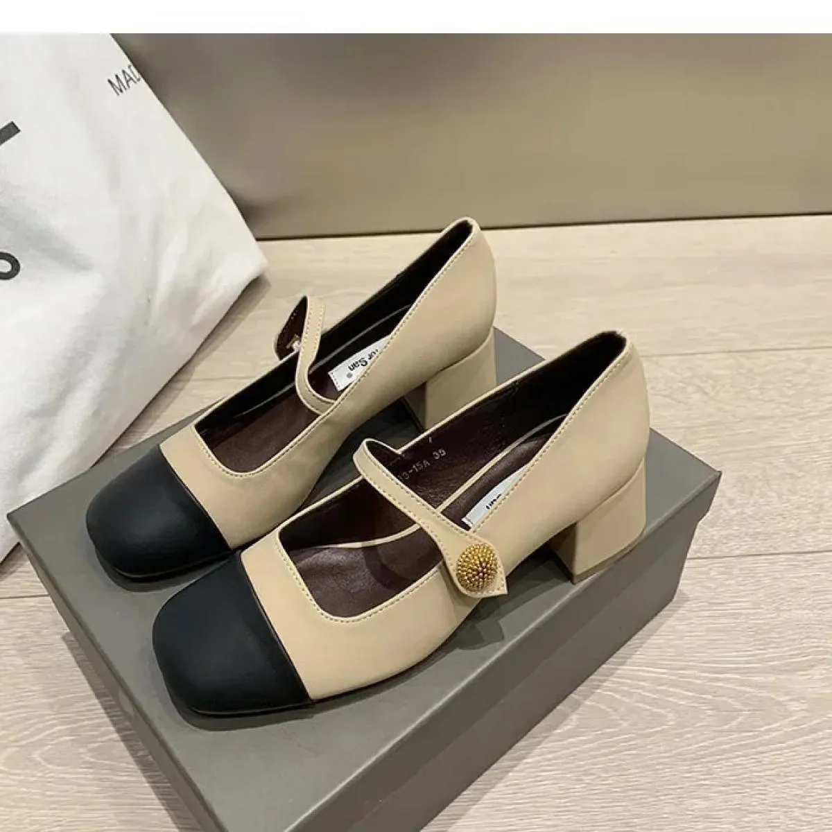 Scarpe casual con tacco spesso da donna di alta qualità per le donne Scarpe da donna con bocca superficiale di nuova moda