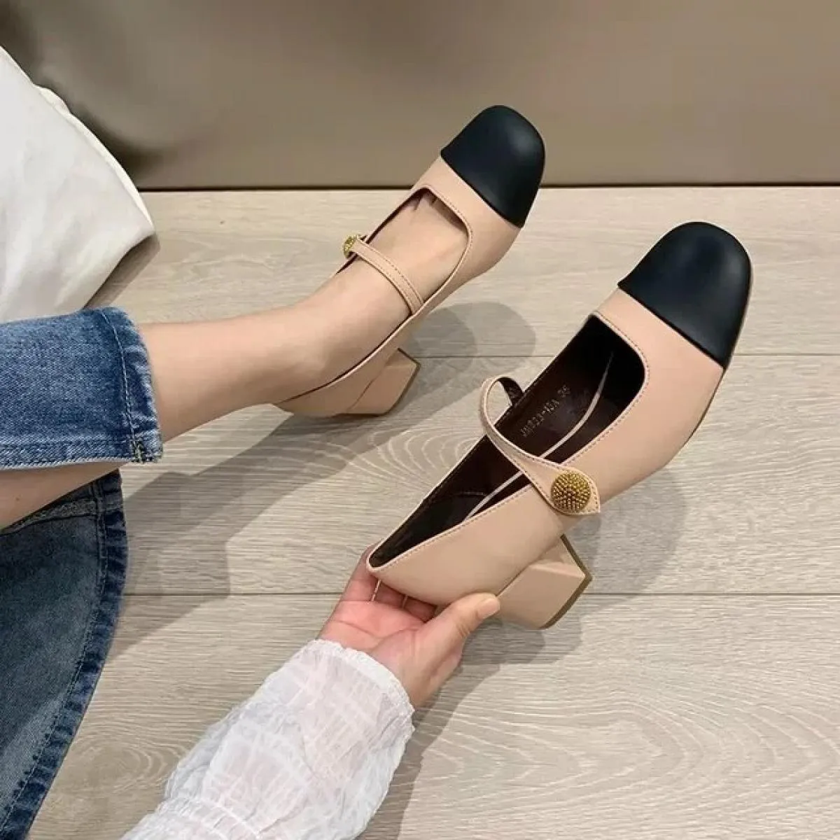 Scarpe casual con tacco spesso da donna di alta qualità per le donne Scarpe da donna con bocca superficiale di nuova moda